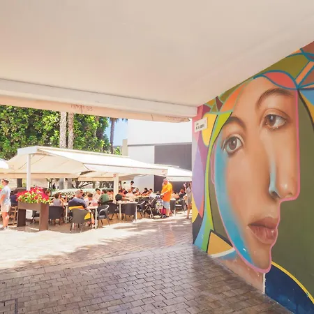 Daire Cubo's Especeria For Adults